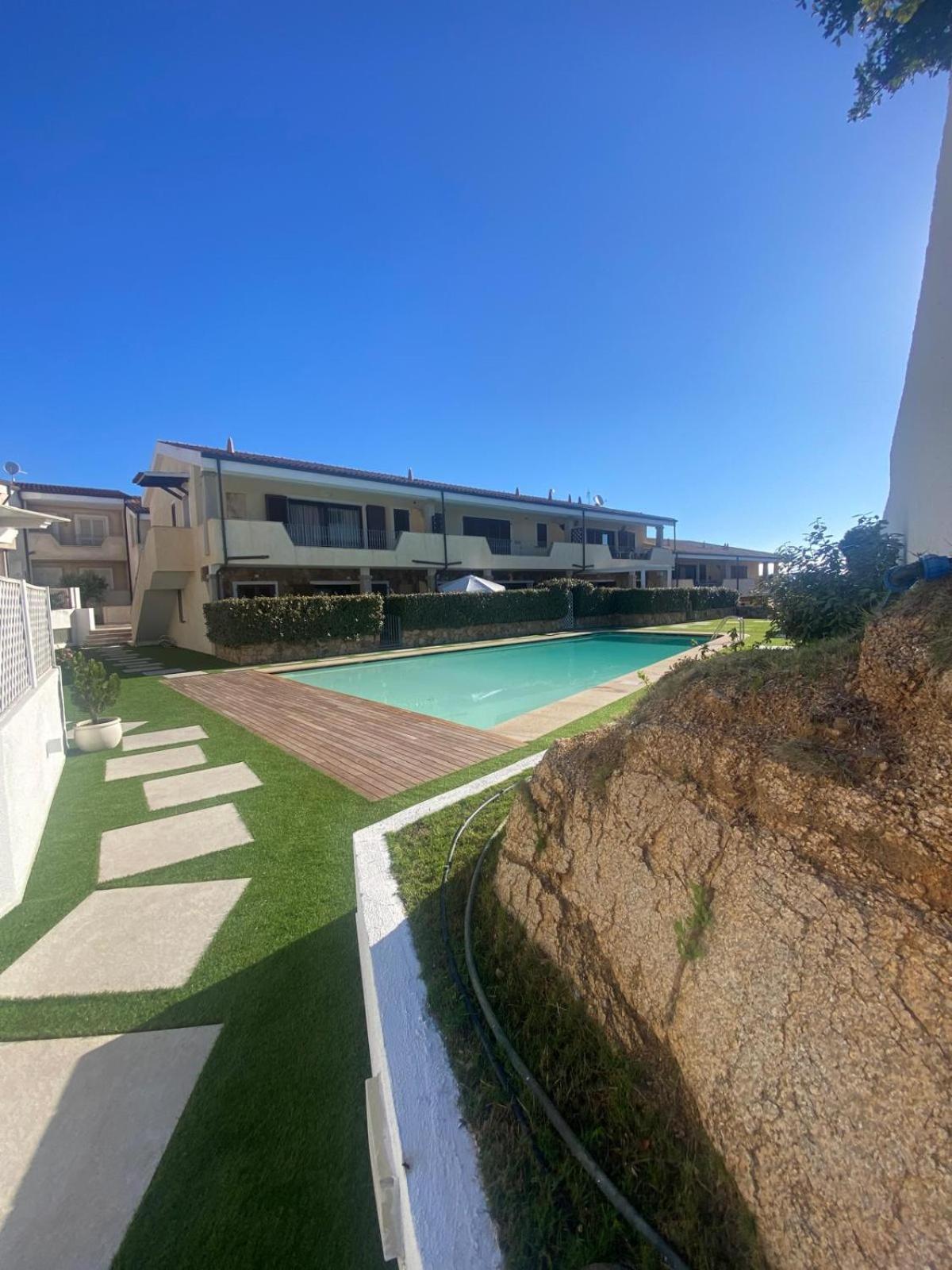 Le Perle Sts Apartment Палау Екстериор снимка